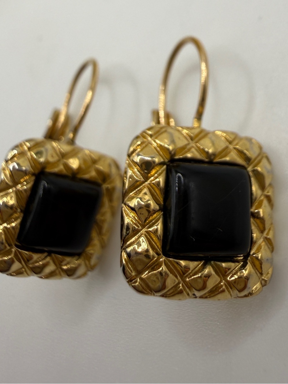 Vintage Liz Claiborne LCI Gold Tone Quilted Square Black Stone Earrings